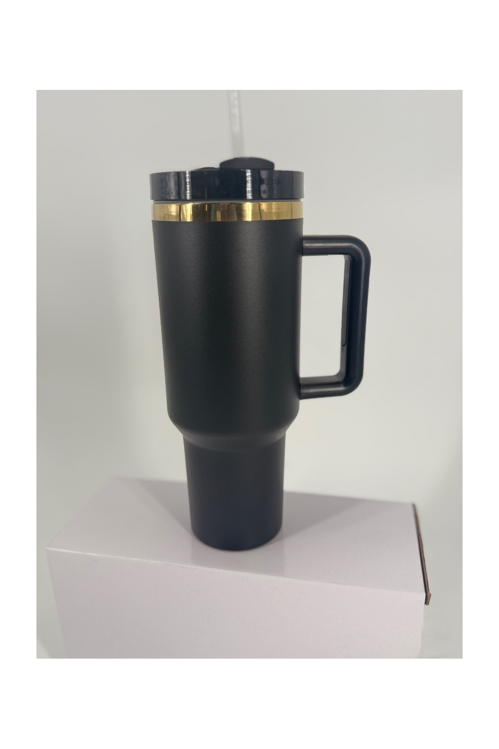 EZ 40oz Black and Gold in Black and Gold